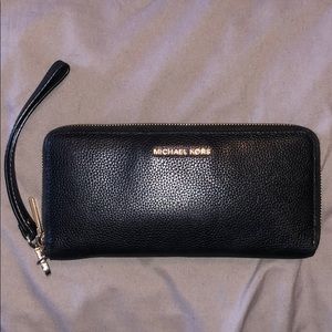 Michael Kors Wallet/Wristlet